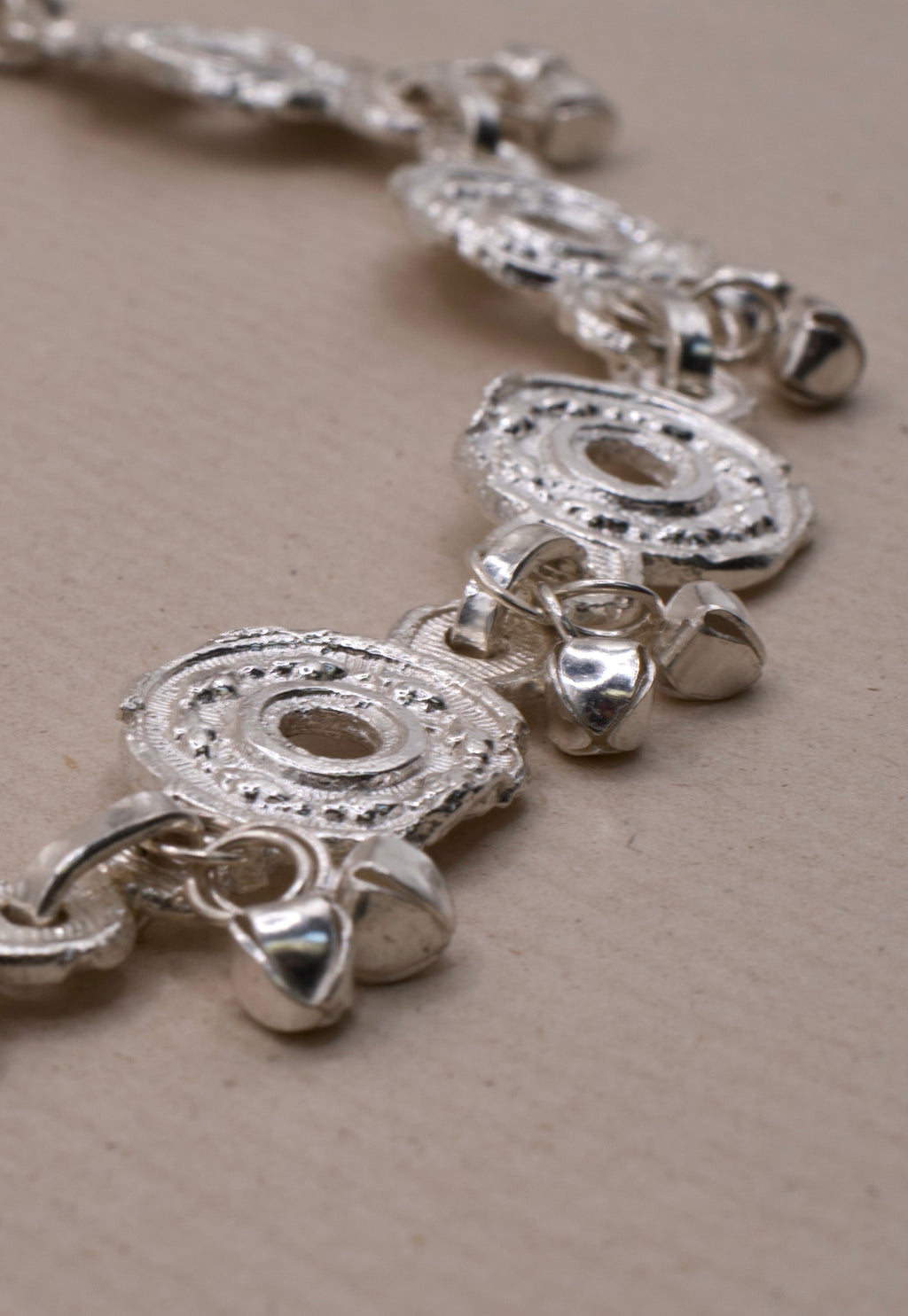 TUDOR BELL COLLAR