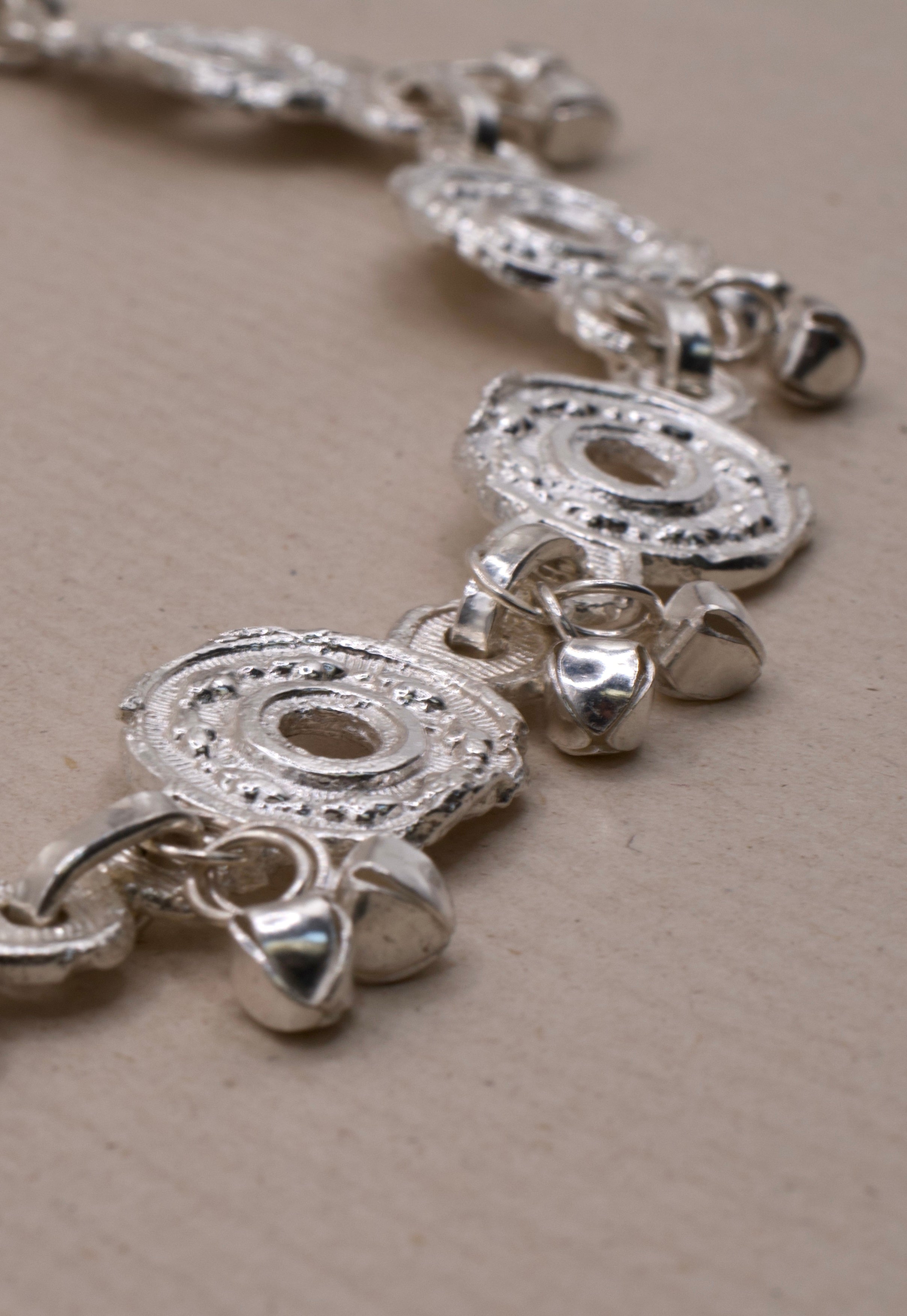 TUDOR BELL COLLAR