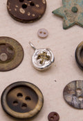 BUTTON CHARM