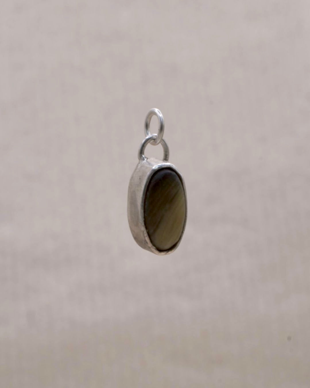 SYNTHETIC HORN CHARM