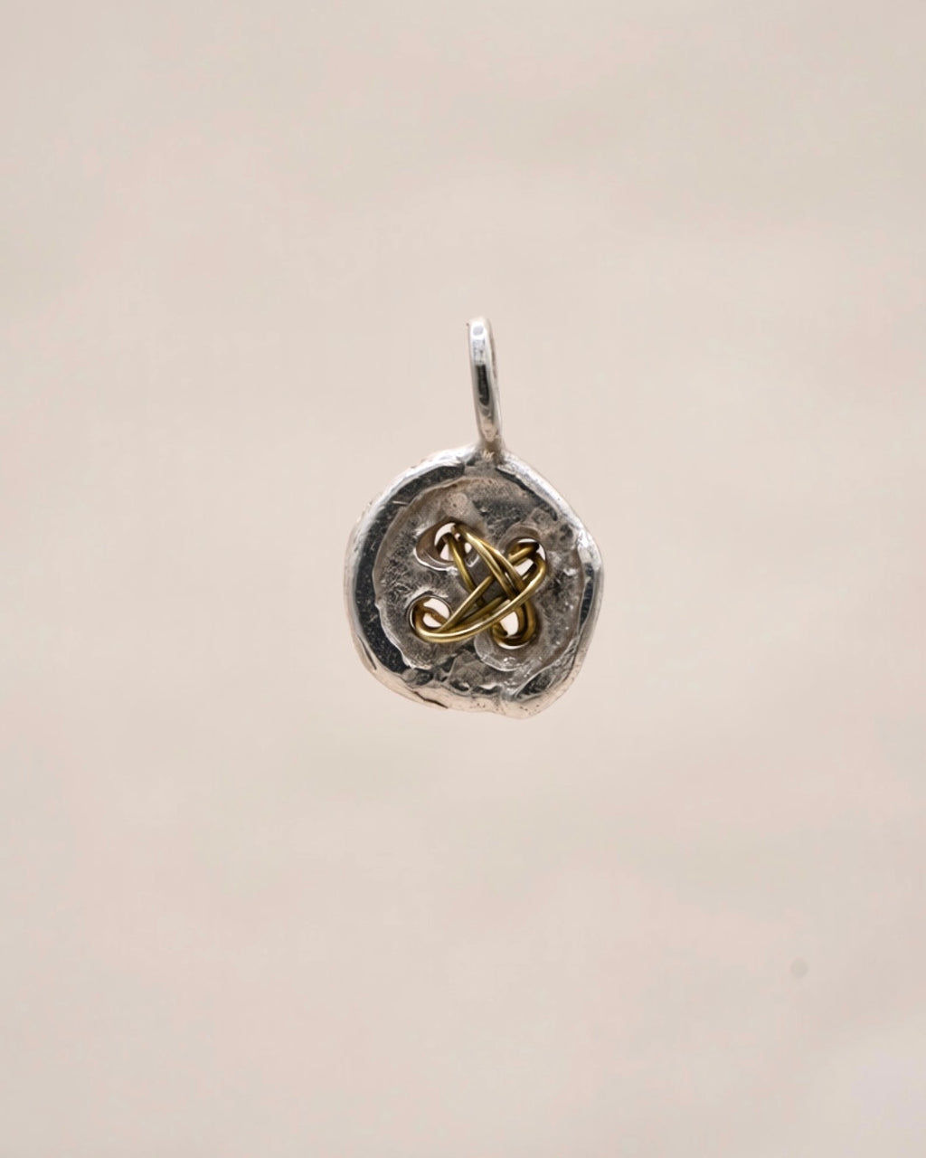 BUTTON CHARM