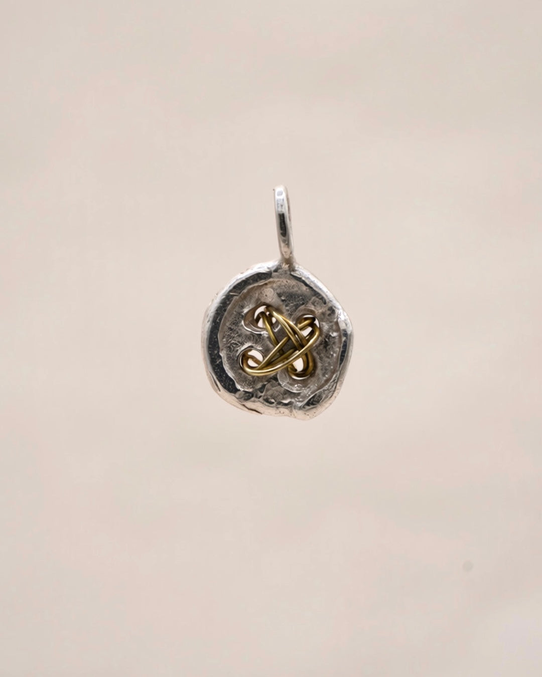 BUTTON CHARM