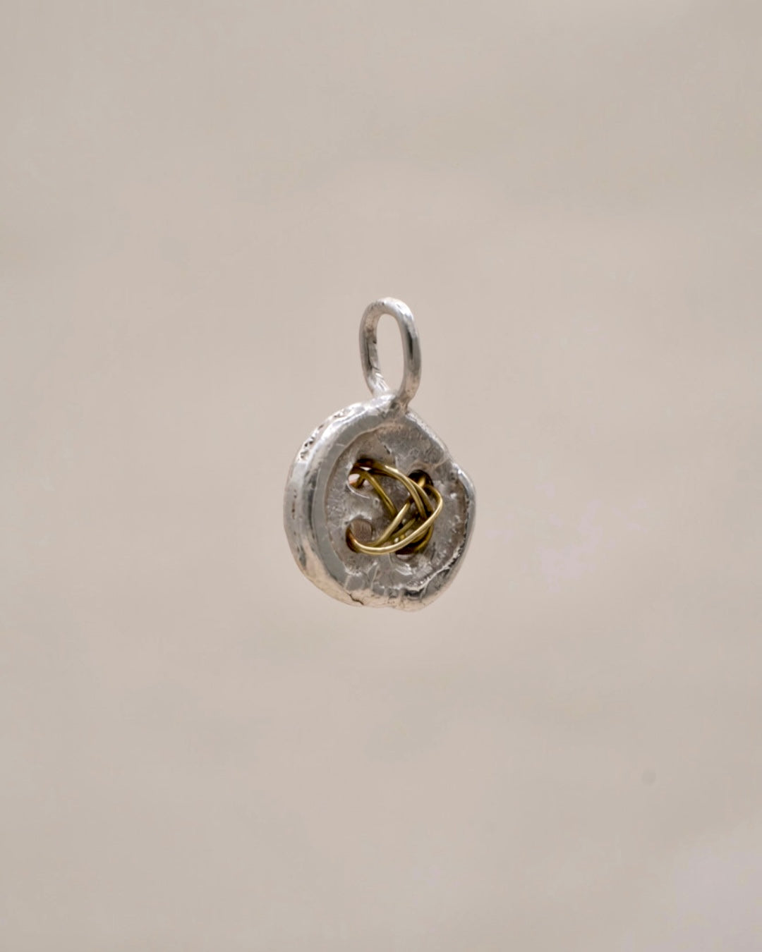 BUTTON CHARM